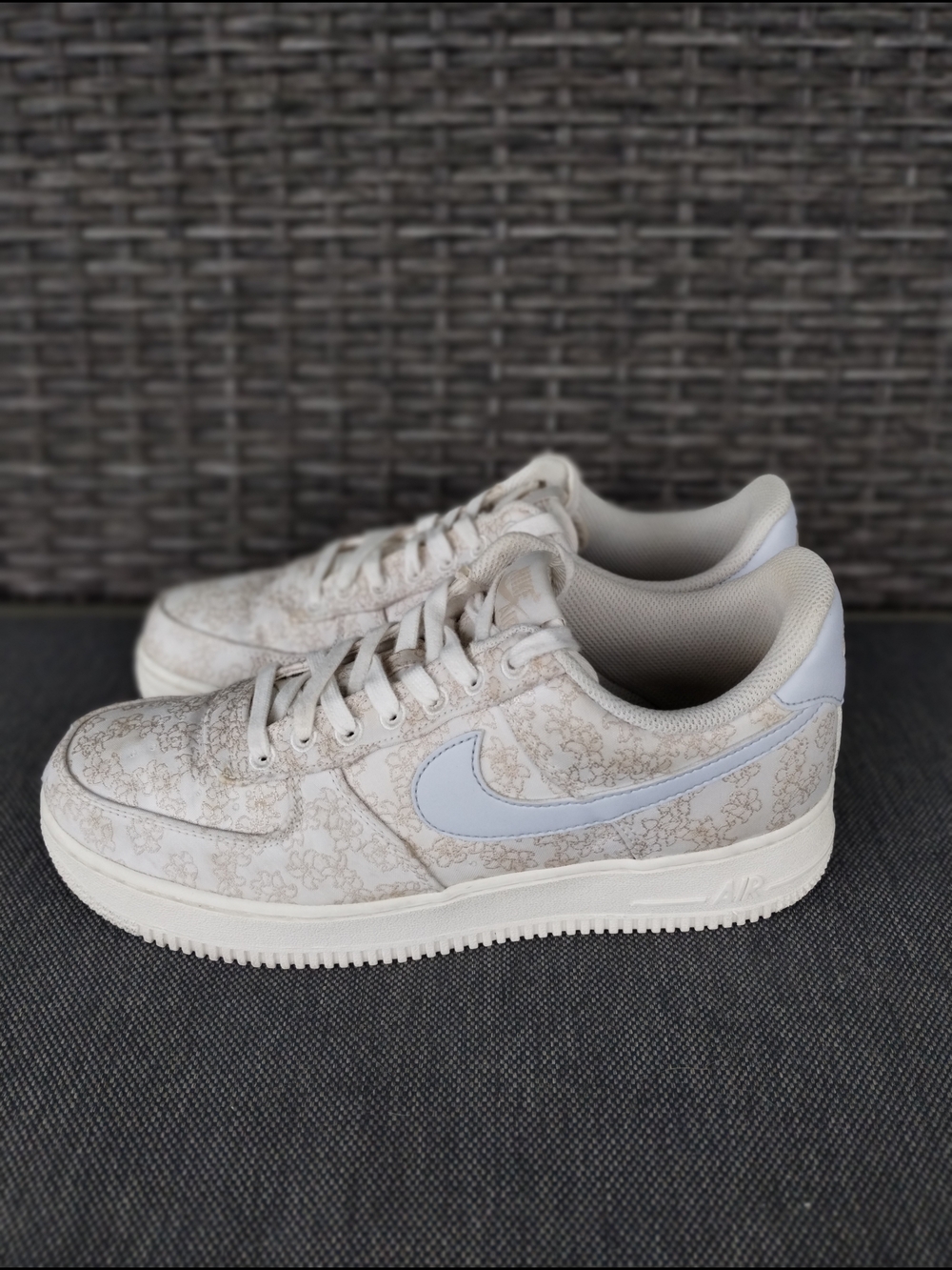 Nike Air Force 1 LV8 Floral Print Sneakers – Women’s 9 – White/Cream – Pre-owned